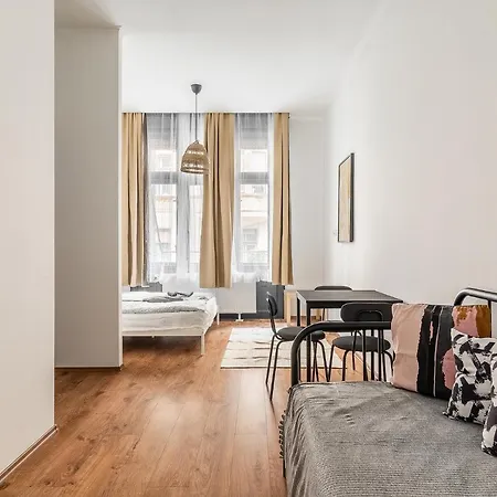 Downtown Hegedus 8 Apartman *