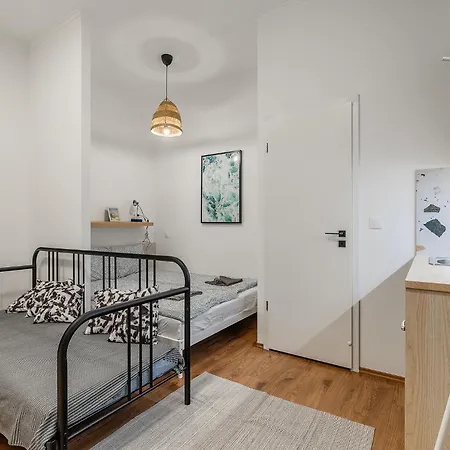 דירה Downtown Hegedus 8 *