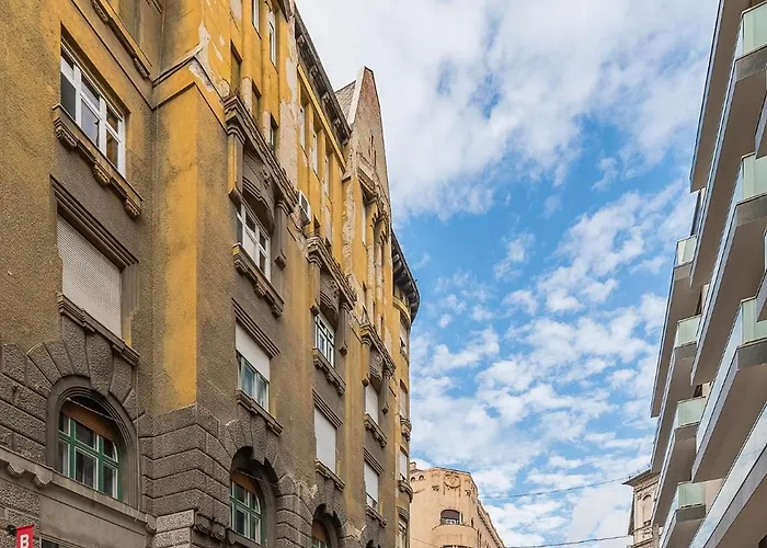 Апартаменты Downtown Hegedus 8