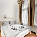 Lägenhet Downtown Hegedus 8 *