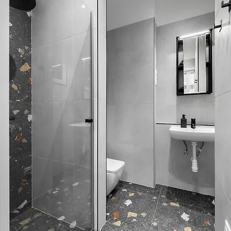 Downtown Hegedus 8 *